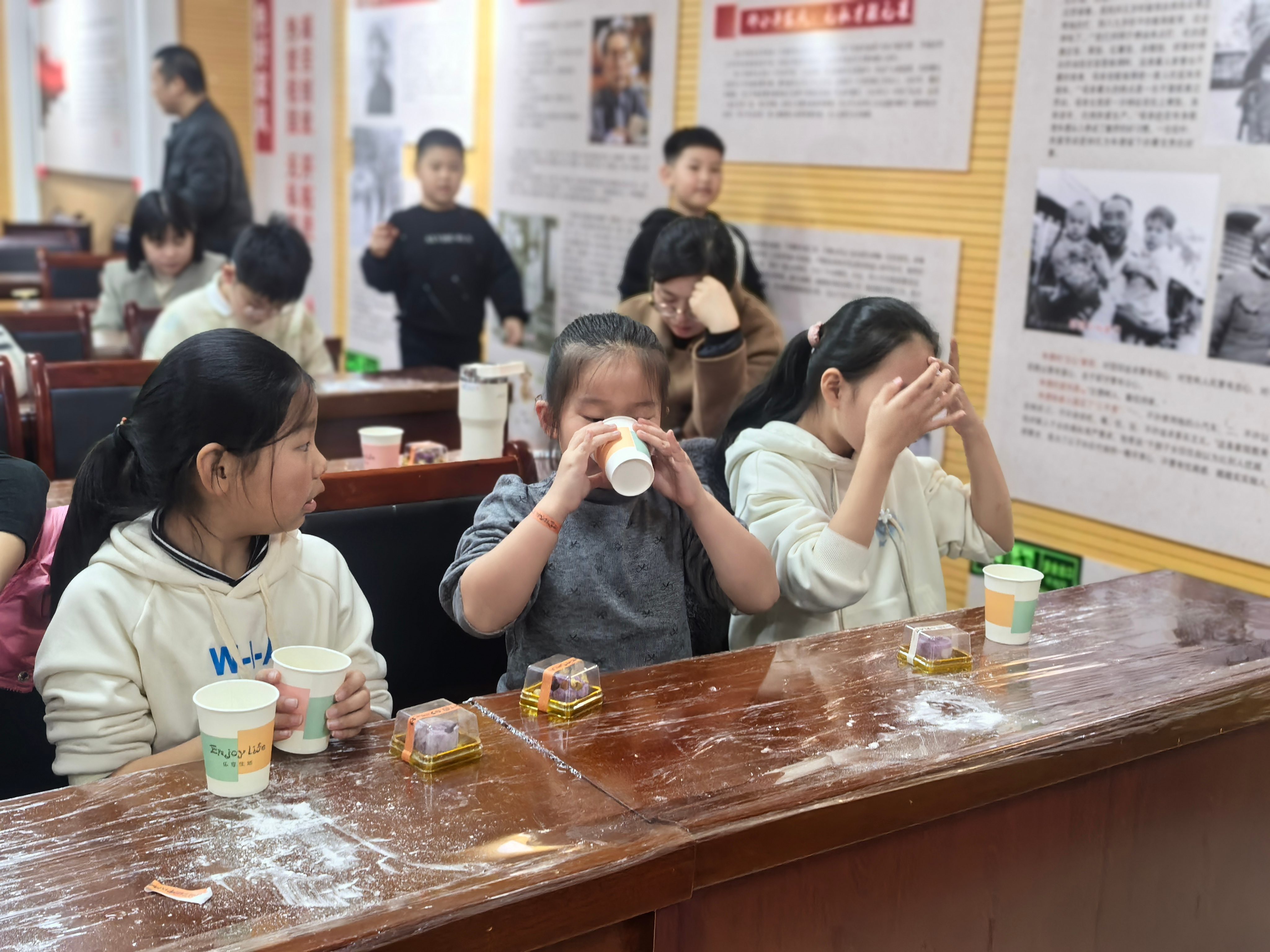 0a7504e54a716c30098470082fbead81(1).jpg 【重阳节】“赏菊品茗话重阳 巧手制糕忆传统”主题研学活动 主题活动 第4张 【重阳节】“赏菊品茗话重阳 巧手制糕忆传统”主题研学活动 主题活动 第4张