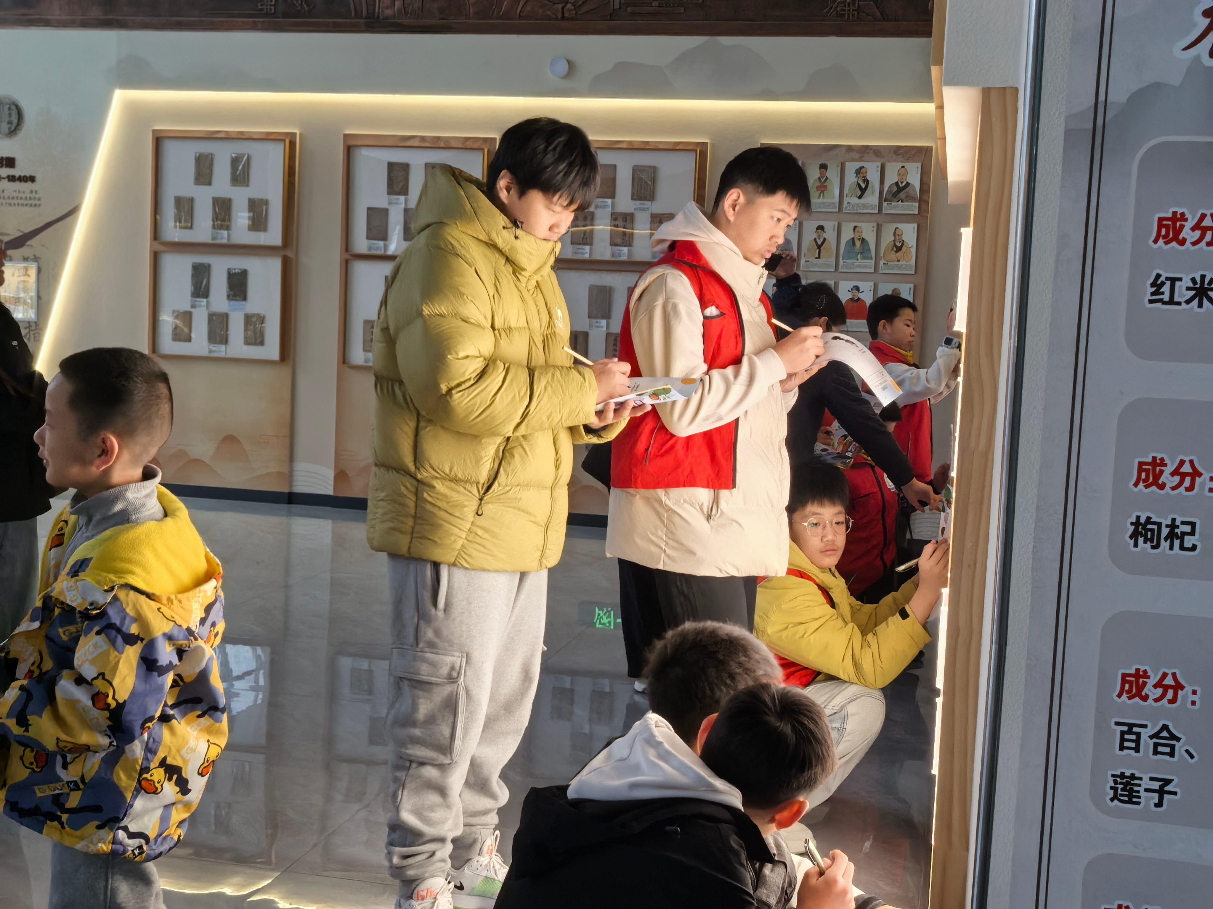 古香承文脉 巧手制香囊——巨野县博物馆走进巨野县中医医院开展特色研学活 主题活动 第3张