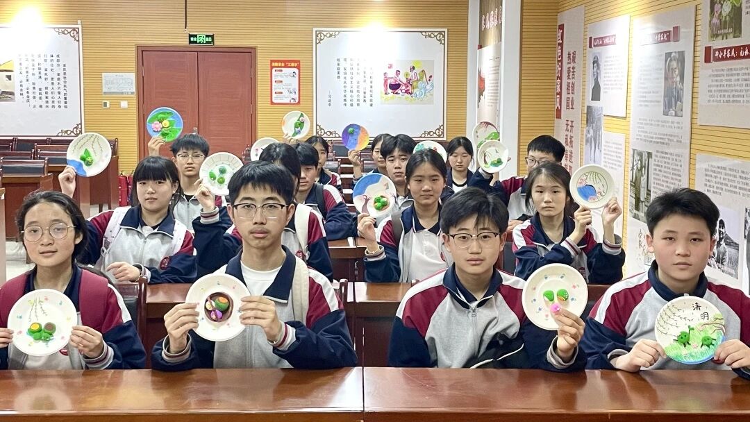 微信图片_2026-07-14_174711_131.jpg 春风话清明・文脉润成长 —— 巨野县第一初级中学走进巨野博物馆开展主题研学 主题活动 第3张 春风话清明・文脉润成长 —— 巨野县第一初级中学走进巨野博物馆开展主题研学 主题活动 第3张
