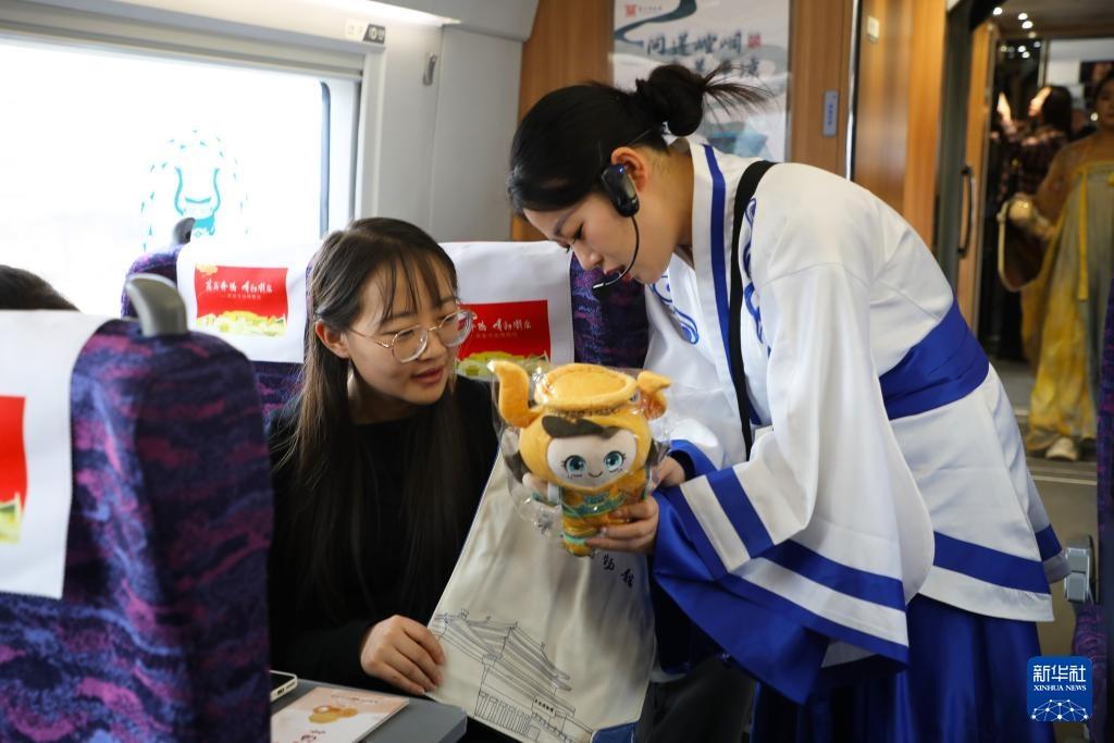 “高铁流动博物馆”联通黄河珠江 知识普及 第4张