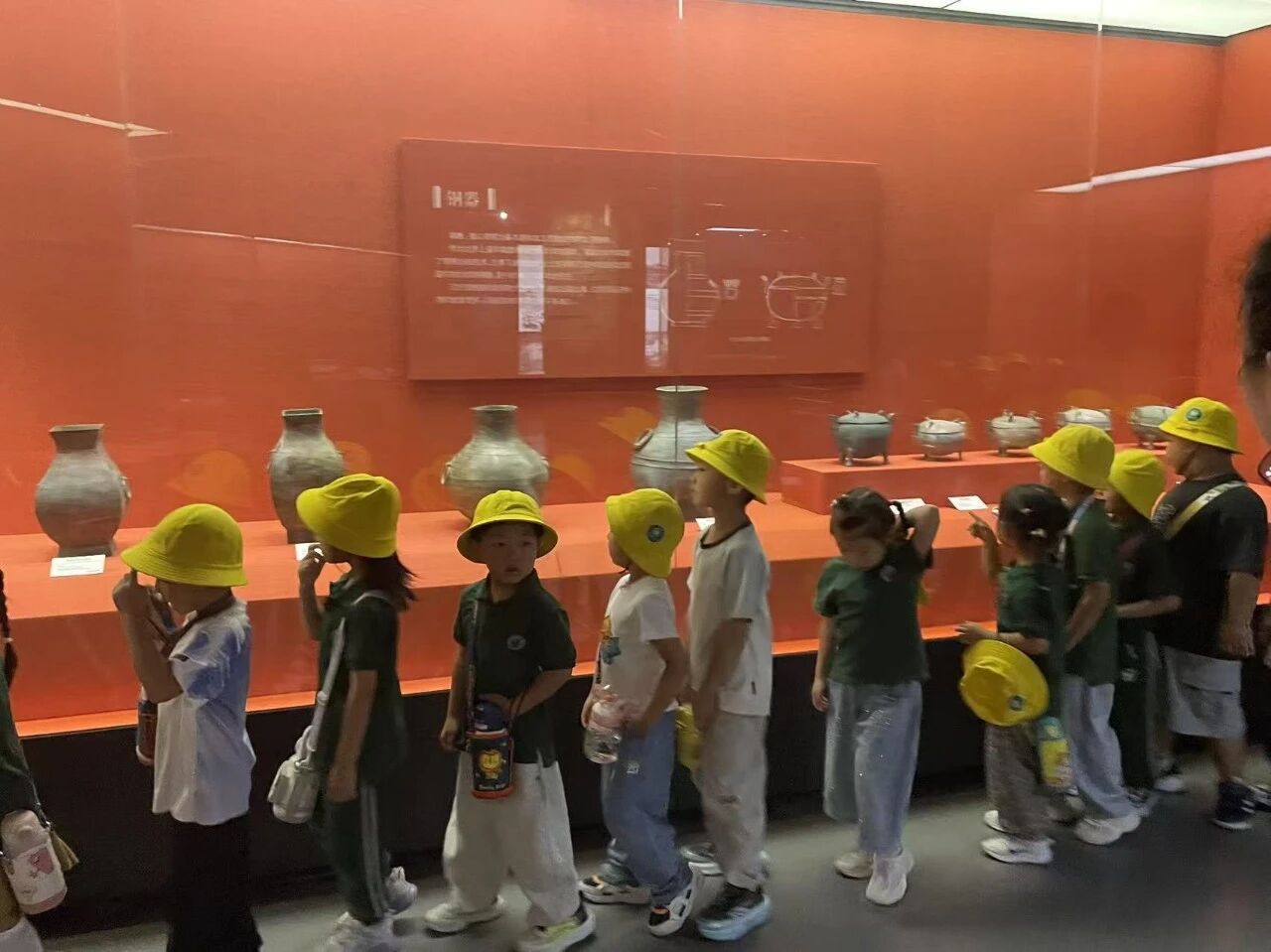 童心迎华诞 文博润童心｜博苑现代城幼儿园走进巨野县博物馆开展国庆主题研学活动 参观报道 第9张