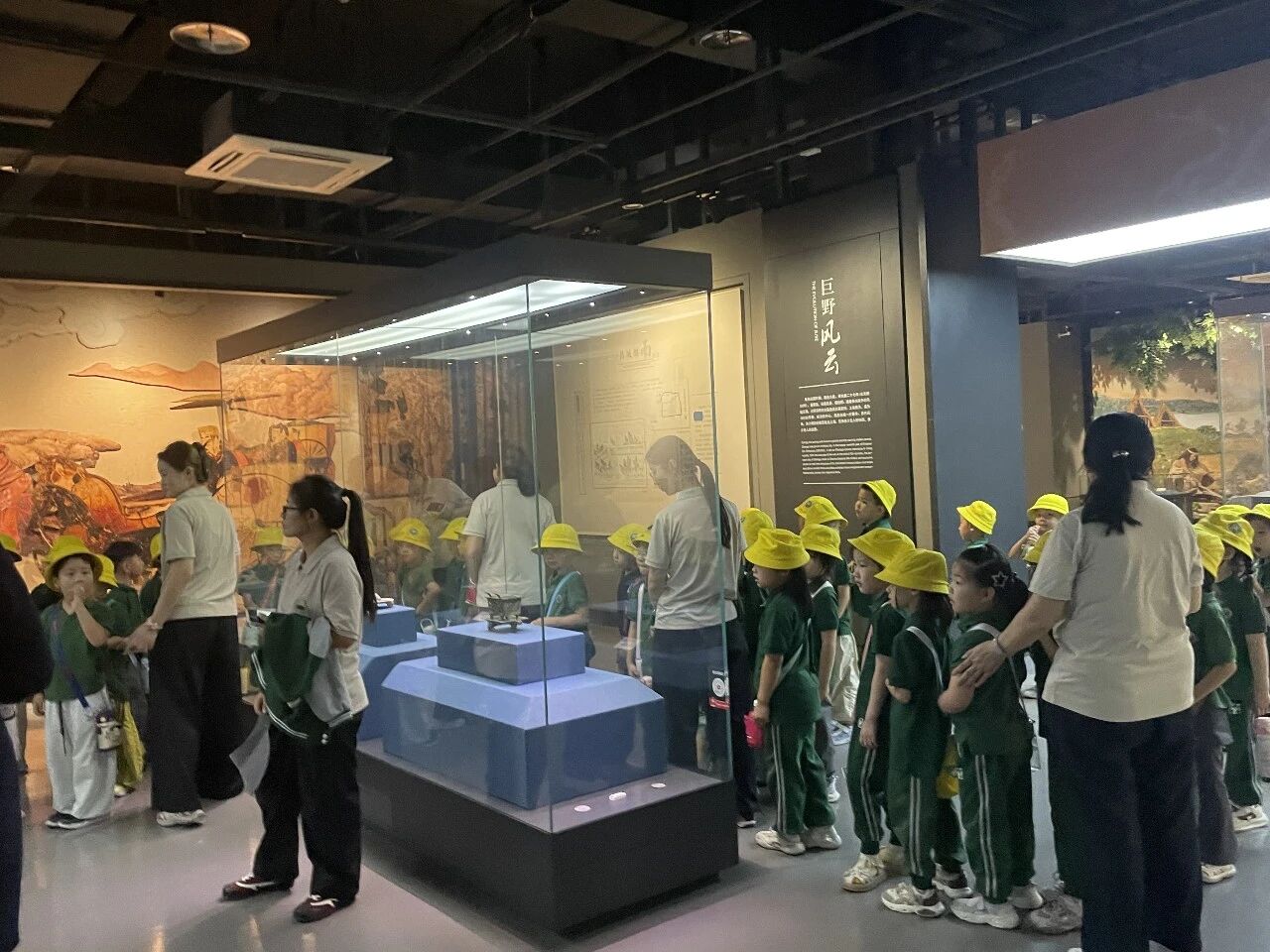 童心迎华诞 文博润童心｜博苑现代城幼儿园走进巨野县博物馆开展国庆主题研学活动 参观报道 第11张