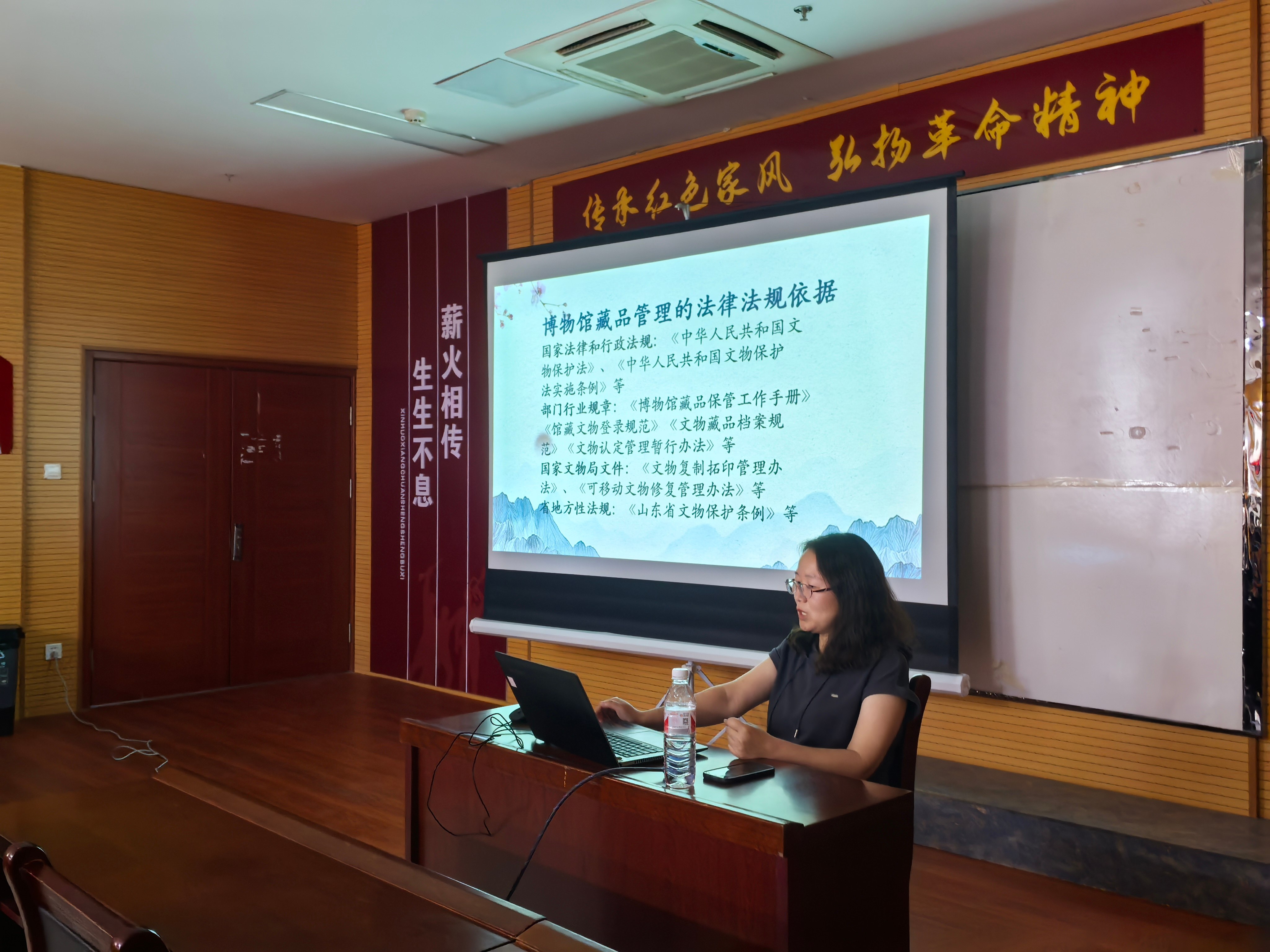 馆校联动传薪火 文博学子探古珍 ——菏泽学院文物与博物馆专业师生走进巨野县博物馆开展实践活动  参观报道 第3张